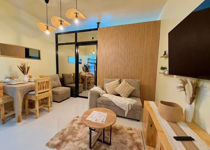 Aparthotel Royal Oceancrest Mactan By 2a Holloway Staycation